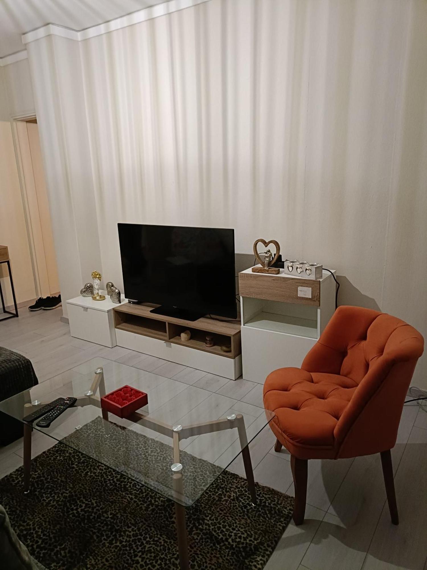 Apartment 54 στη καρδιά της δράμας - 54 In The Heart Of *